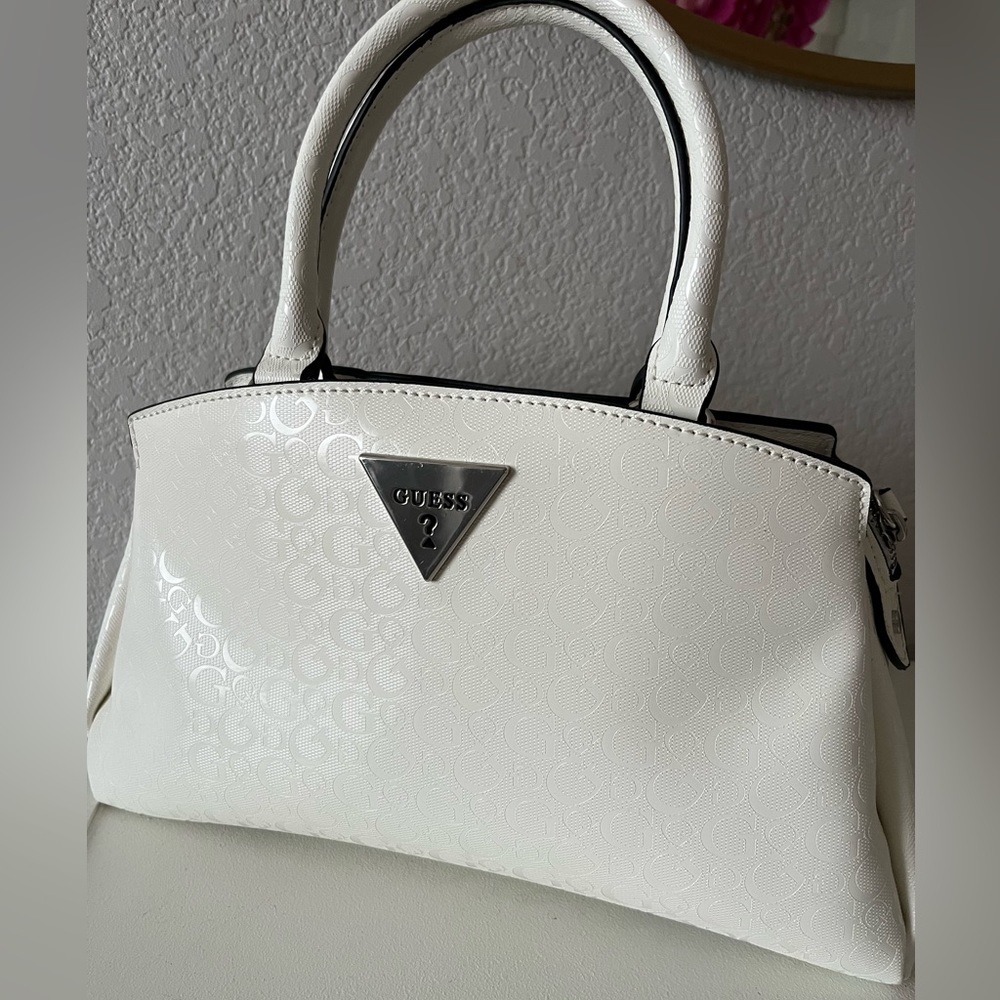 White Guess Bag